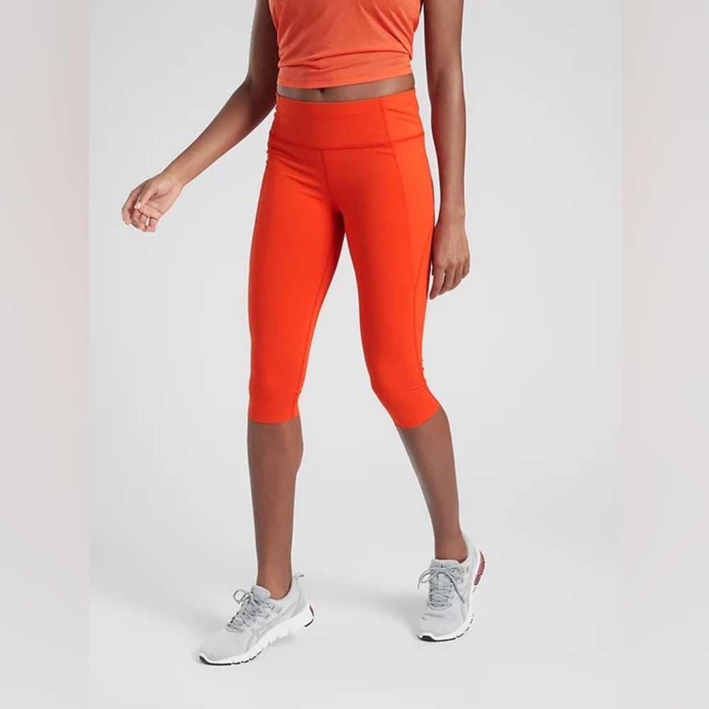 Athleta Stash Pocket Crop Velocity Leggings